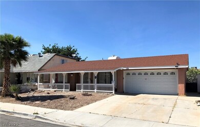 Extra wide driveway with potential to park a boat/