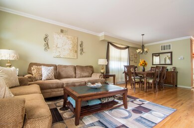 54 Cheshire Place, Staten Island, NY 10301 - photo 2