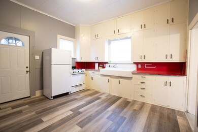 429 N 2nd Ave, Chenoa, IL 61726 - photo 4