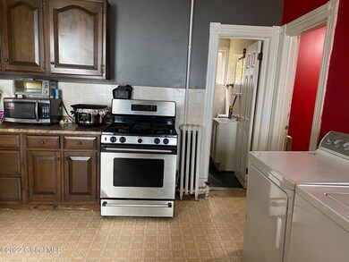 118 James St, Schenectady, NY 12302 - photo 3