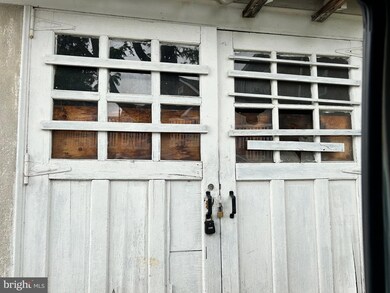 992 Upland Ave, Reading, PA 19607 - photo 4