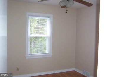 122 E Magnolia Ave, Hagerstown, MD 21742 - photo 4