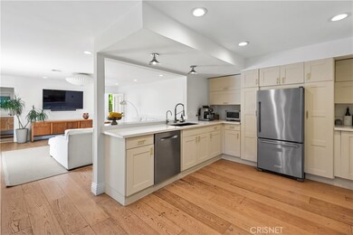 21002 Costanso St, Woodland Hills, CA 91364 - photo 7