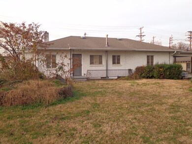 616 E Reeder St, Florence, AL 35630 - photo 3