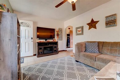 2170 C St SW, Cedar Rapids, IA 52404 - photo 5