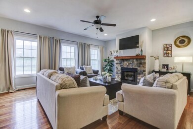 007-243677-_MG_7124_5_6_7_8Interior_1_54