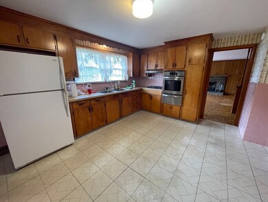 10 Monroe St, Lawrence, MA 01843 - photo 3
