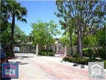 Gated Community steps from school, park and Aliso/