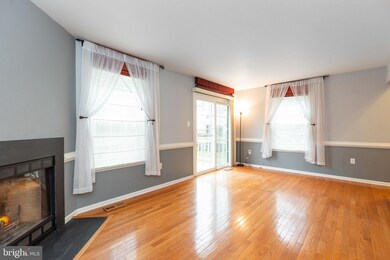 15562 Traverser Ct, Woodbridge, VA 22193 - photo 5