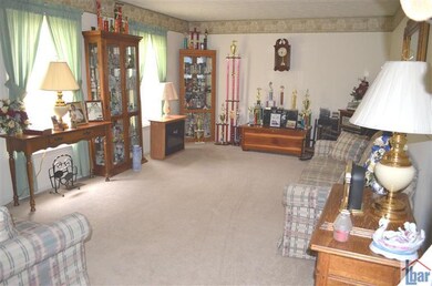 401 Haddix St, Harrodsburg, KY 40330 - photo 5