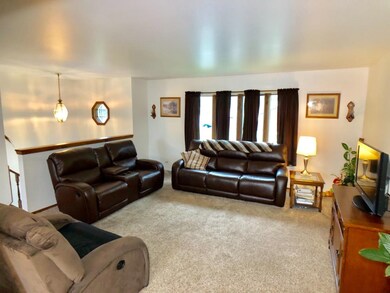 1518 W Pine St, Griffith, IN 46319 - photo 4