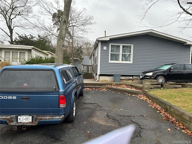 309 Fanning Blvd, Riverhead, NY 11901 - photo 4