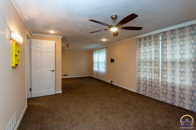 3142 SW 17th St, Topeka, KS 66604 - photo 6