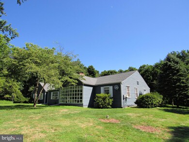 725 Bergeys Mill Rd, Schwenksville, PA 19473 - photo 4