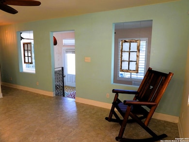 196 Whispering Oak Ln, Lakehills, TX 78063 - photo 6