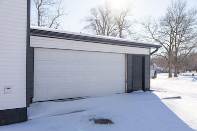 506 W Cedar St, Sutton, NE 68979 - photo 4