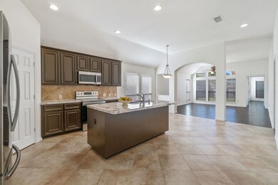 2603 Imperial Crossing Dr, Conroe, TX 77385 - photo 6