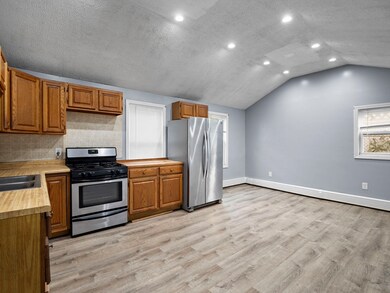 15 Floyd St, Lowell, MA 01852 - photo 4