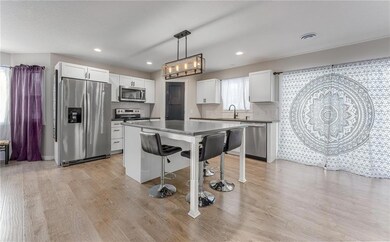 Open Concept Kitchen w/Stainless Steel Appliances!