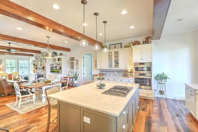 Kitchen/Dining