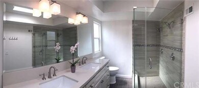 Master bathroom (with Two shower heads)