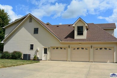 21 Mayflower Dr, Terre Haute, IN 47803 - photo 3