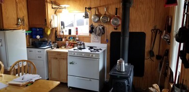 2 Kitchen Area