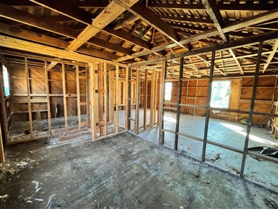 406 W House St, Alvin, TX 77511 - photo 3