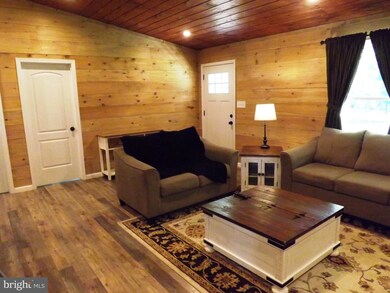 348 Ponds Ct, Berkeley Springs, WV 25411 - photo 6