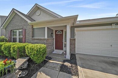 7561 Maple Trunk Dr, Canal Winchester, OH 43110 - photo 2