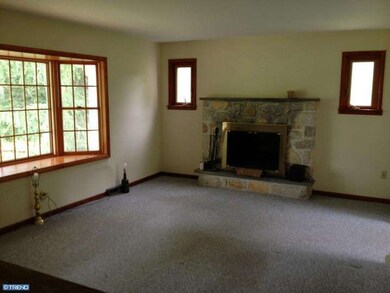 1034 Dickerson Rd, North Wales, PA 19454 - photo 3
