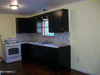 42 W Railroad Ave (3)