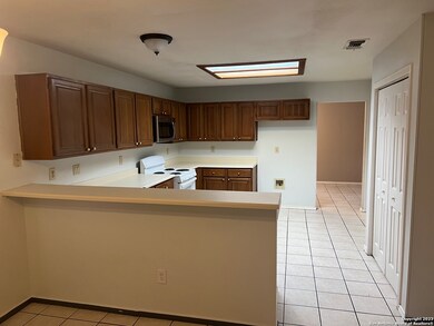 10130 Sandyglen, San Antonio, TX 78240 - photo 7