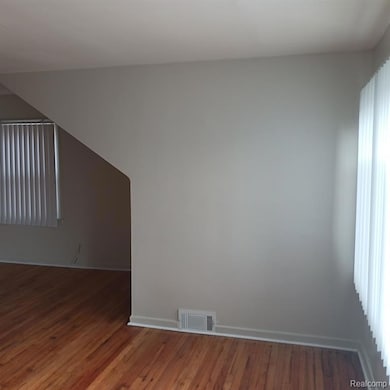 18411 Meyers Rd, Detroit, MI 48235 - photo 3