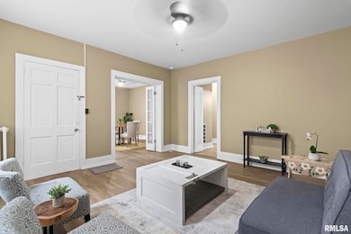 1133 N 3rd St, Springfield, IL 62702 - photo 2