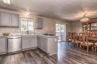 3261 SW Newberry Ave, Redmond, OR 97756 - photo 3