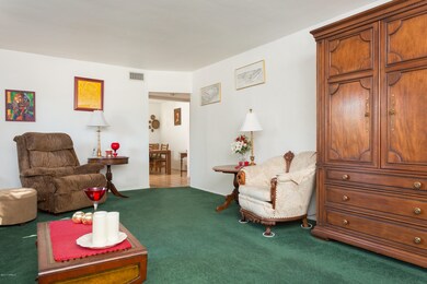 2801 E. Croyden-9856-Edit