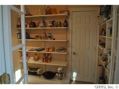 Kitchen pantry