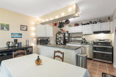 154 N Twin Oaks Terrace, South Burlington, VT 05403 - photo 6