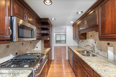 20-Kitchen_IMG_3022_SSW