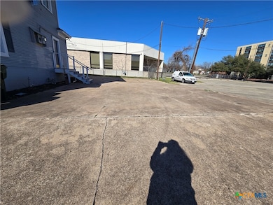 503 N Main St, Temple, TX 76501 - photo 4