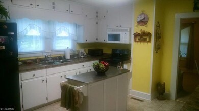 585 N Mccrary St, Asheboro, NC 27205 - photo 6