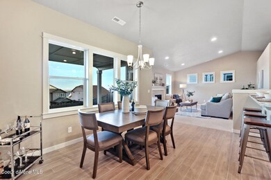 Snowbrush_-_Dining_Room