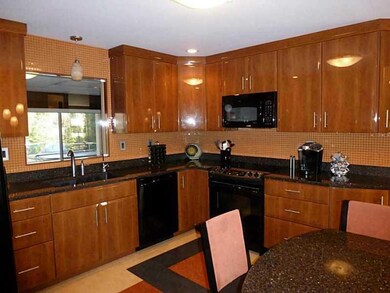 Kitchen. Beautiful updated kitchen with quartz cou