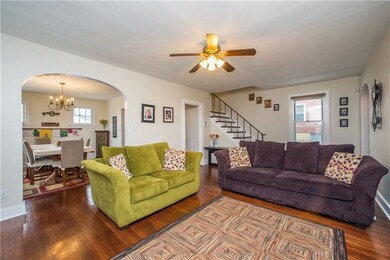 Huge family room w/ HW floors