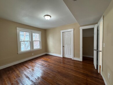 118-120 Westford Cir, Springfield, MA 01109 - photo 5