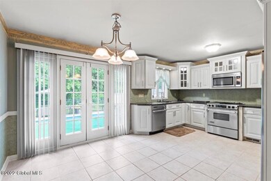 217 Taurus Rd, Schenectady, NY 12304 - photo 6