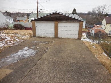 DETACHED GARAGE