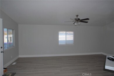 880 N Lake St unit 84, Hemet, CA 92544 - photo 5