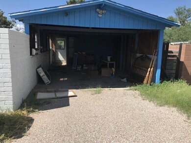 Carport/storage rm
